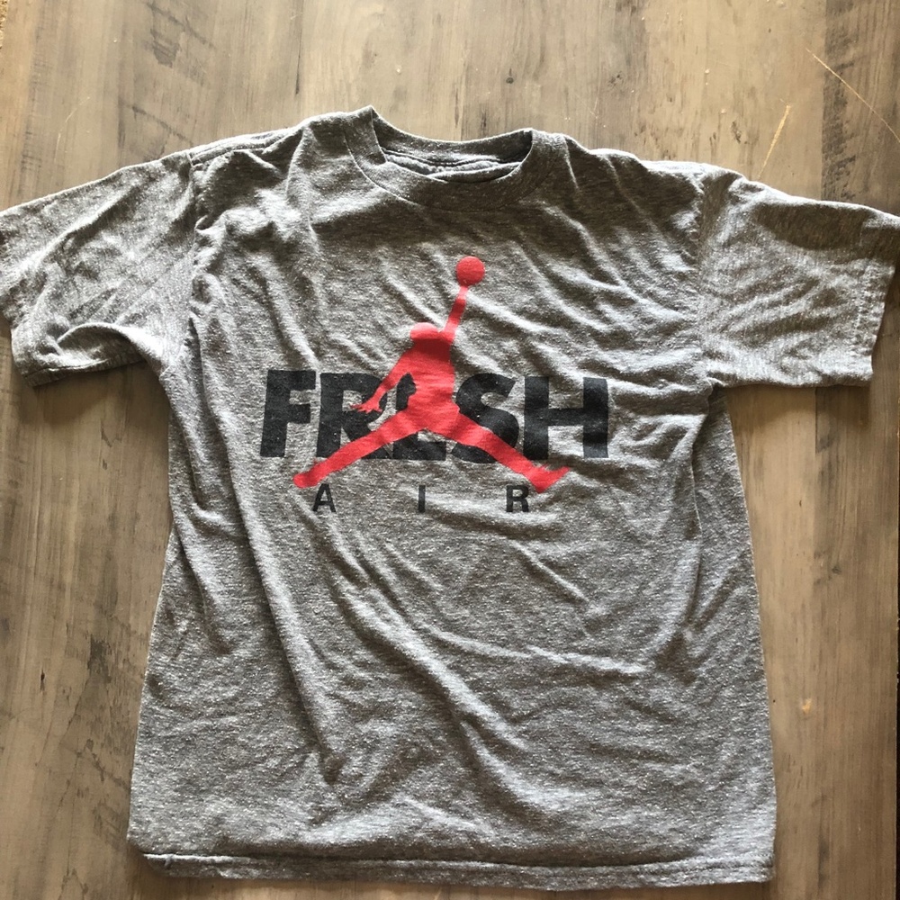 Boys gray tee